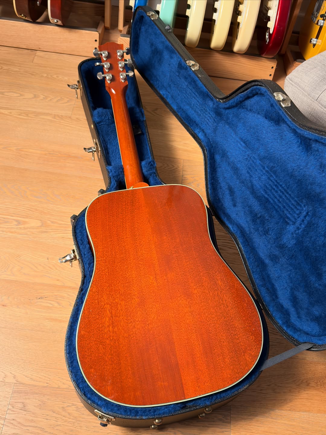 Gibson Hummingbird Standard