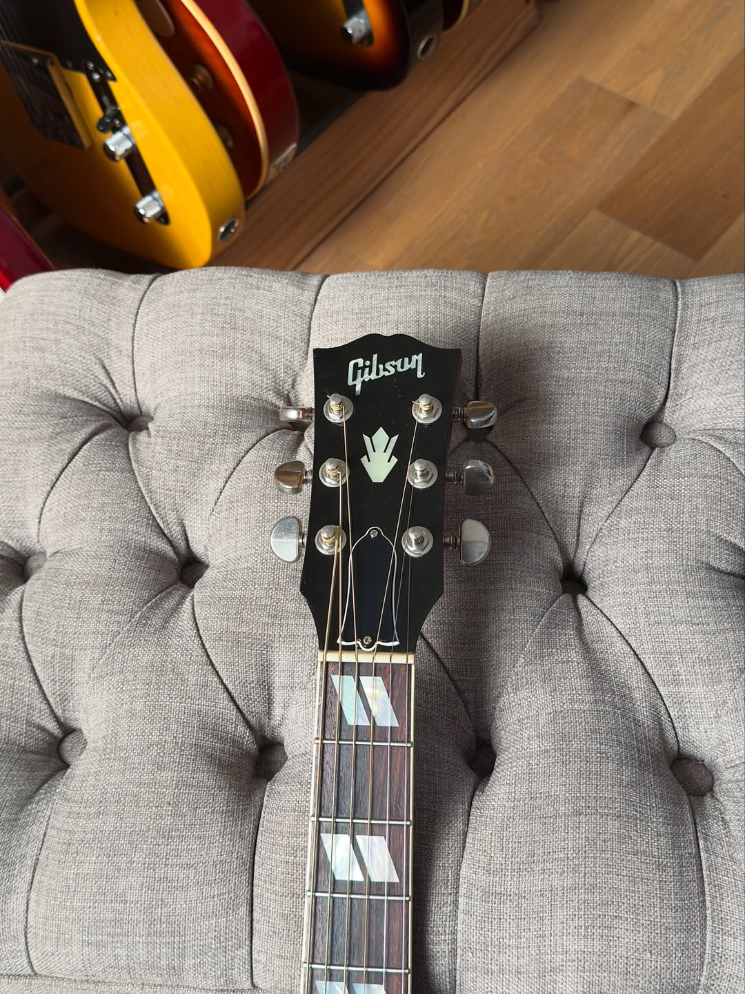 Gibson Hummingbird Standard