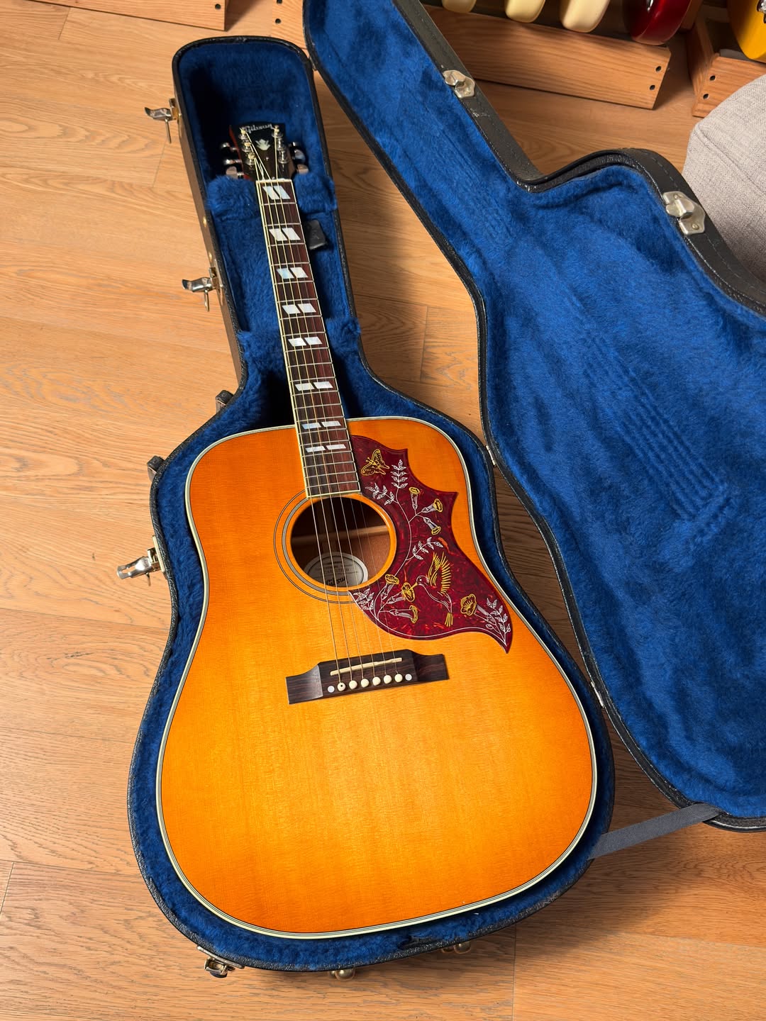 Gibson Hummingbird Standard