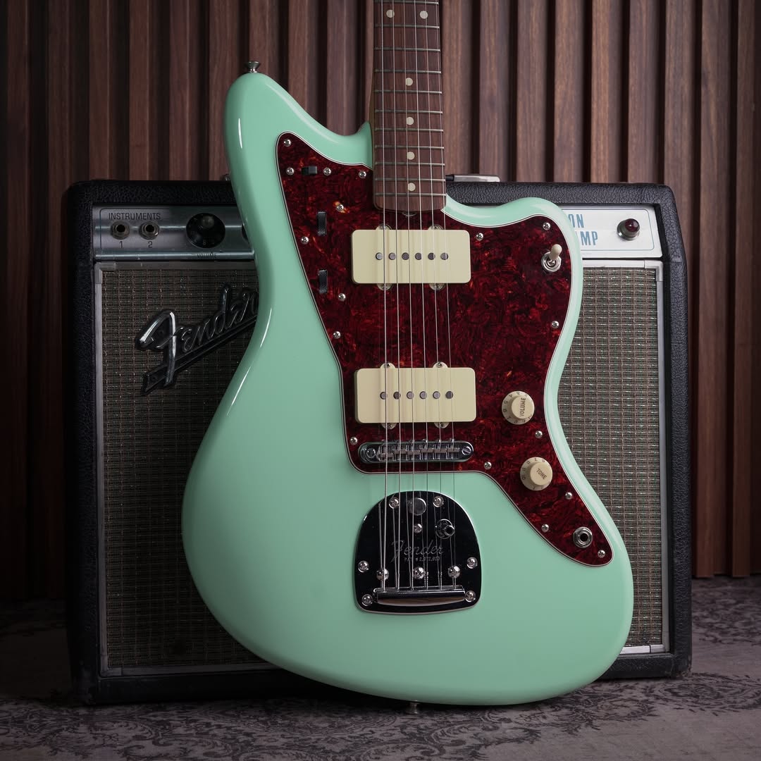 Fender Vintera ’60s Jazzmaster Modified