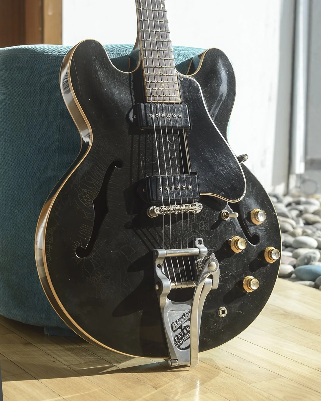 Gibson ES330 Black Refin