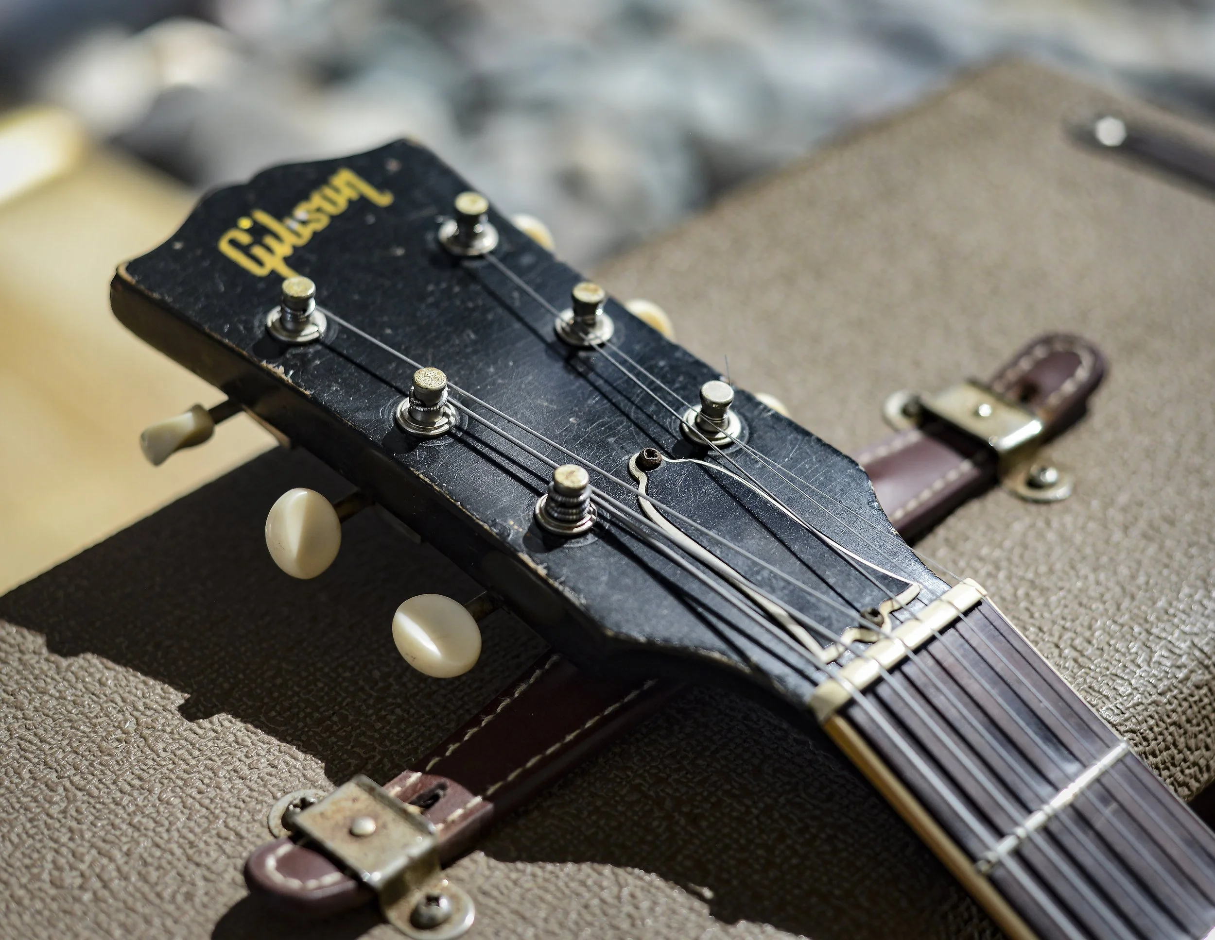 Gibson ES330 Black Refin