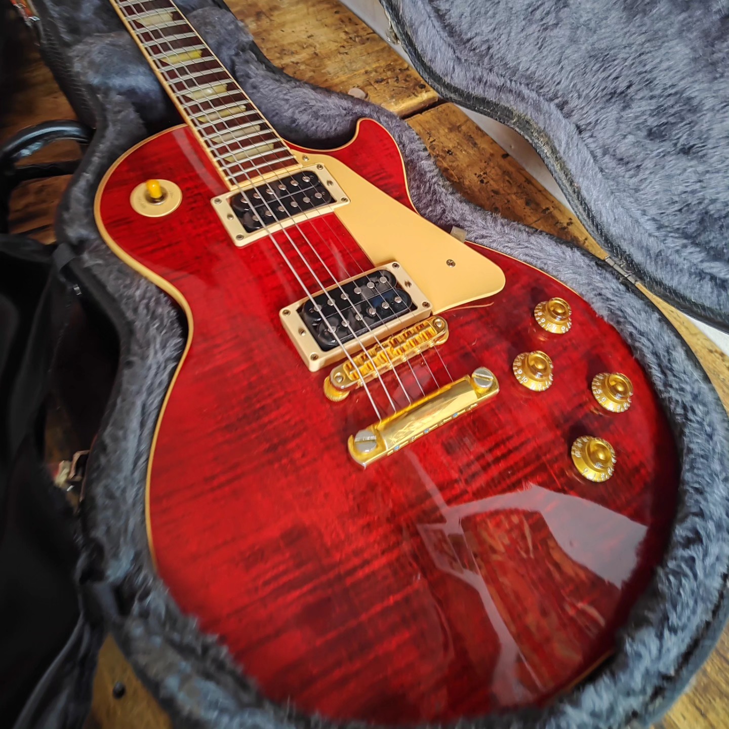 Gibson Les Paul Standard Premium Plus Gold Hardware '60