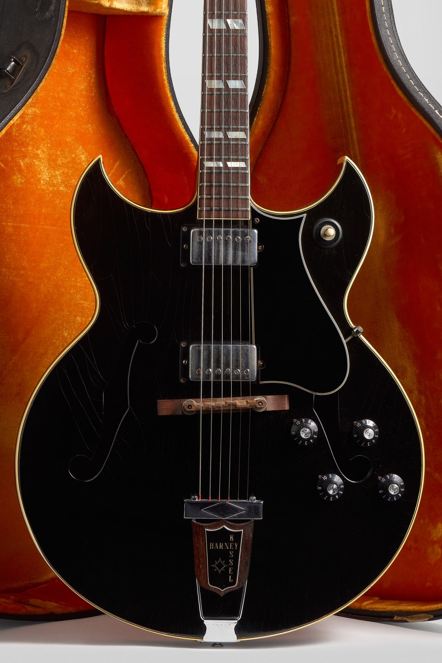 Gibson Barney Kessel Black