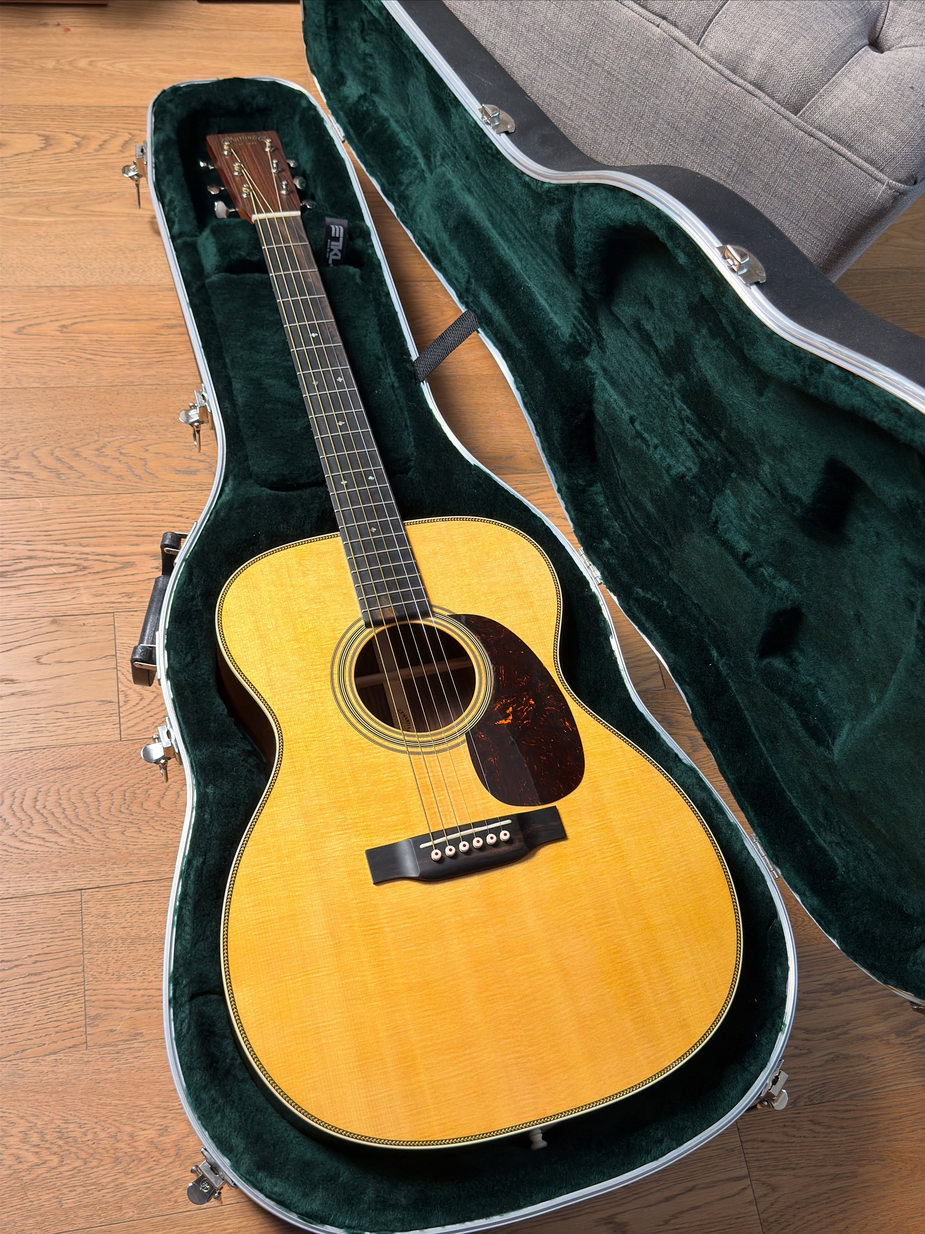 Martin 000-28