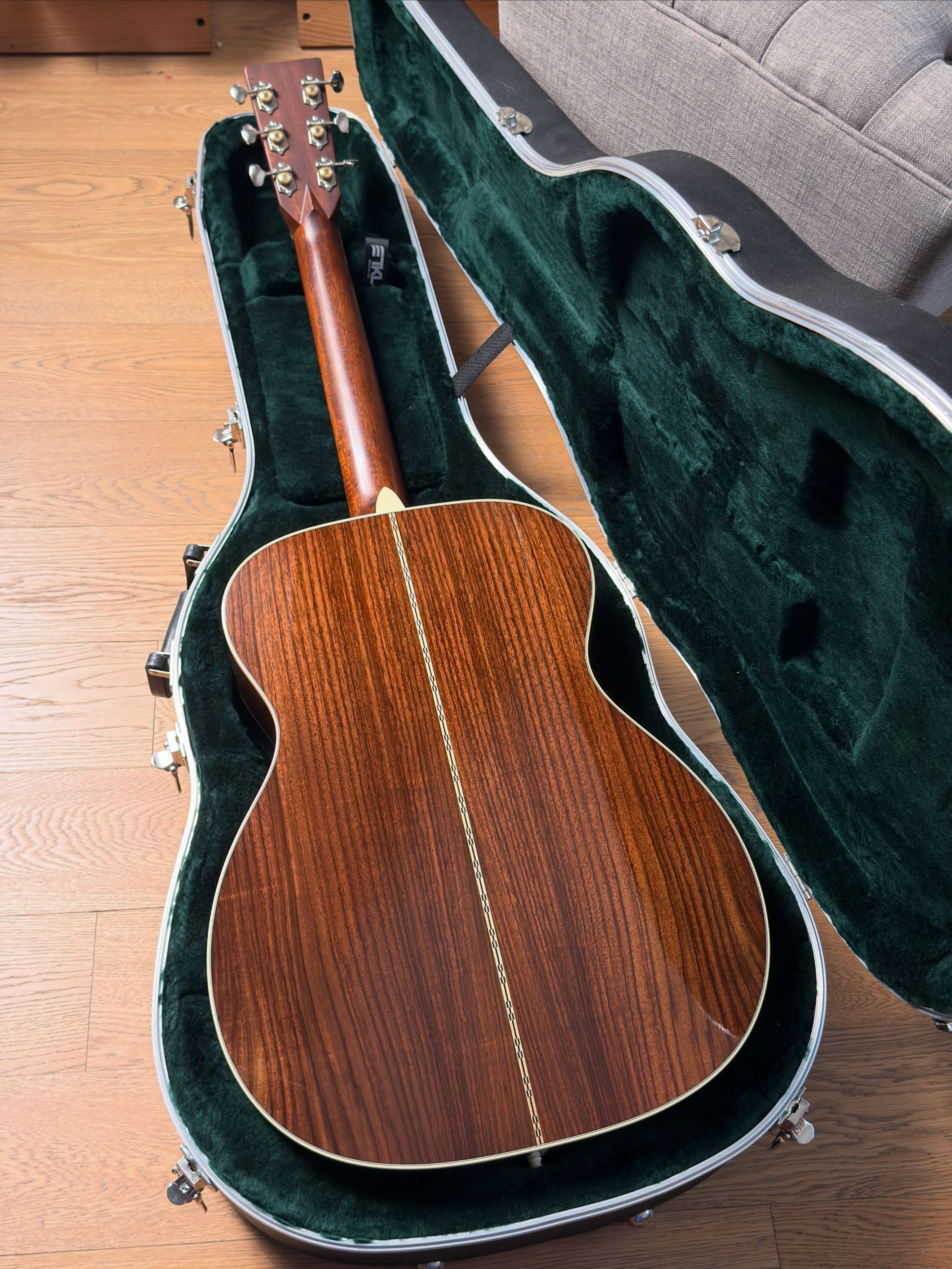 Martin 000-28