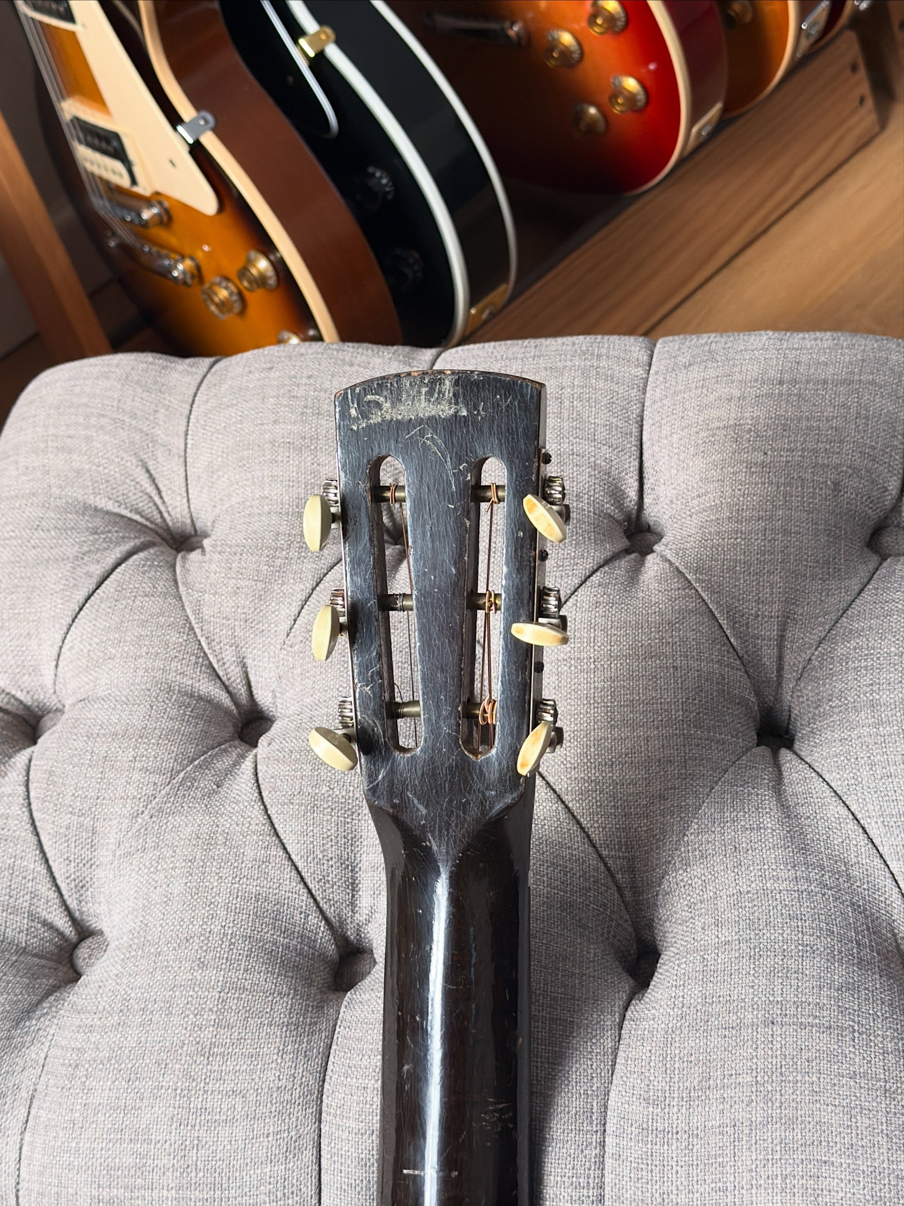 Dobro MODEL 27