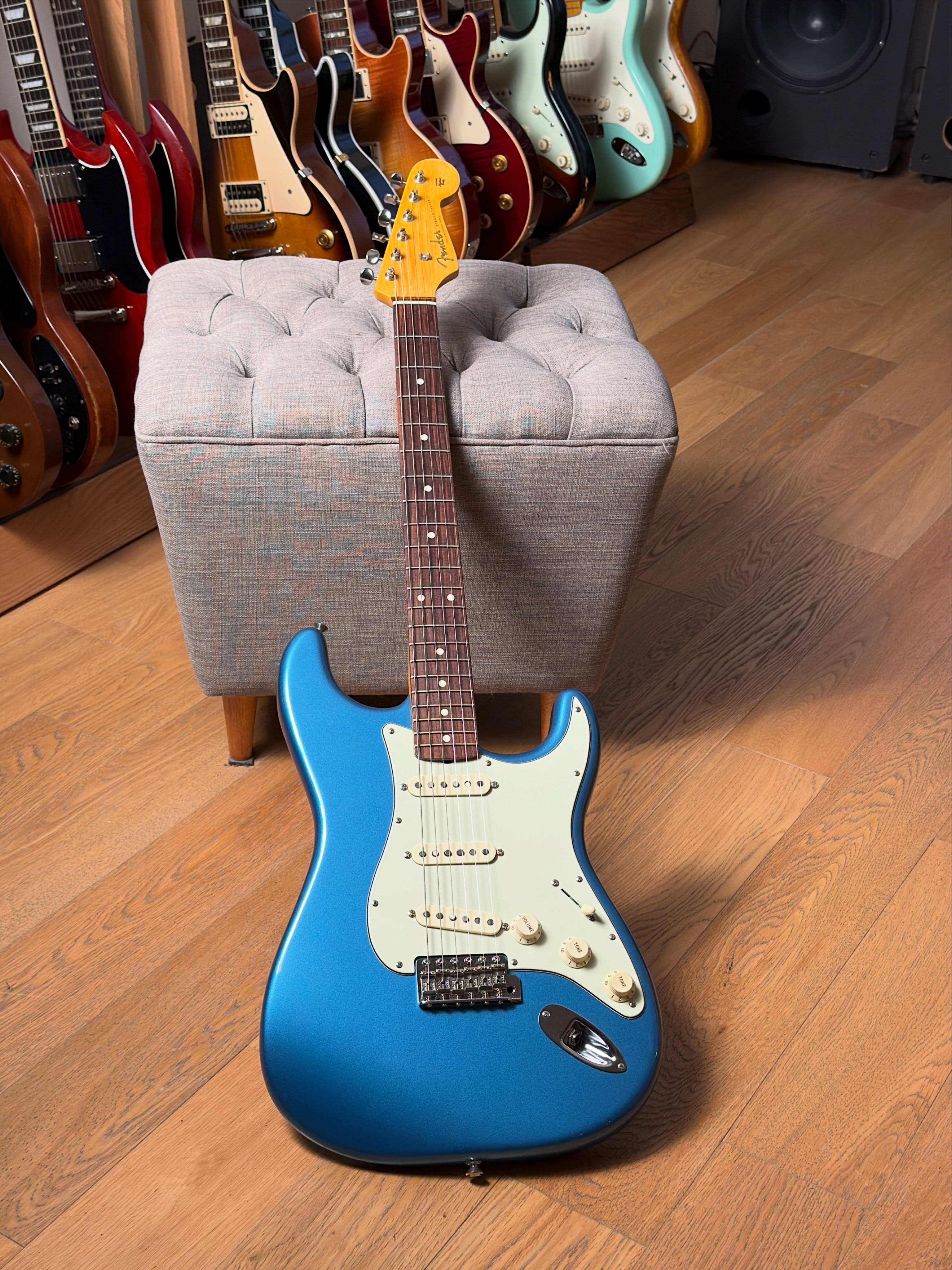 Fender AMERICAN VINTAGE ’61 STRATOCASTER FSR THIN SKIN