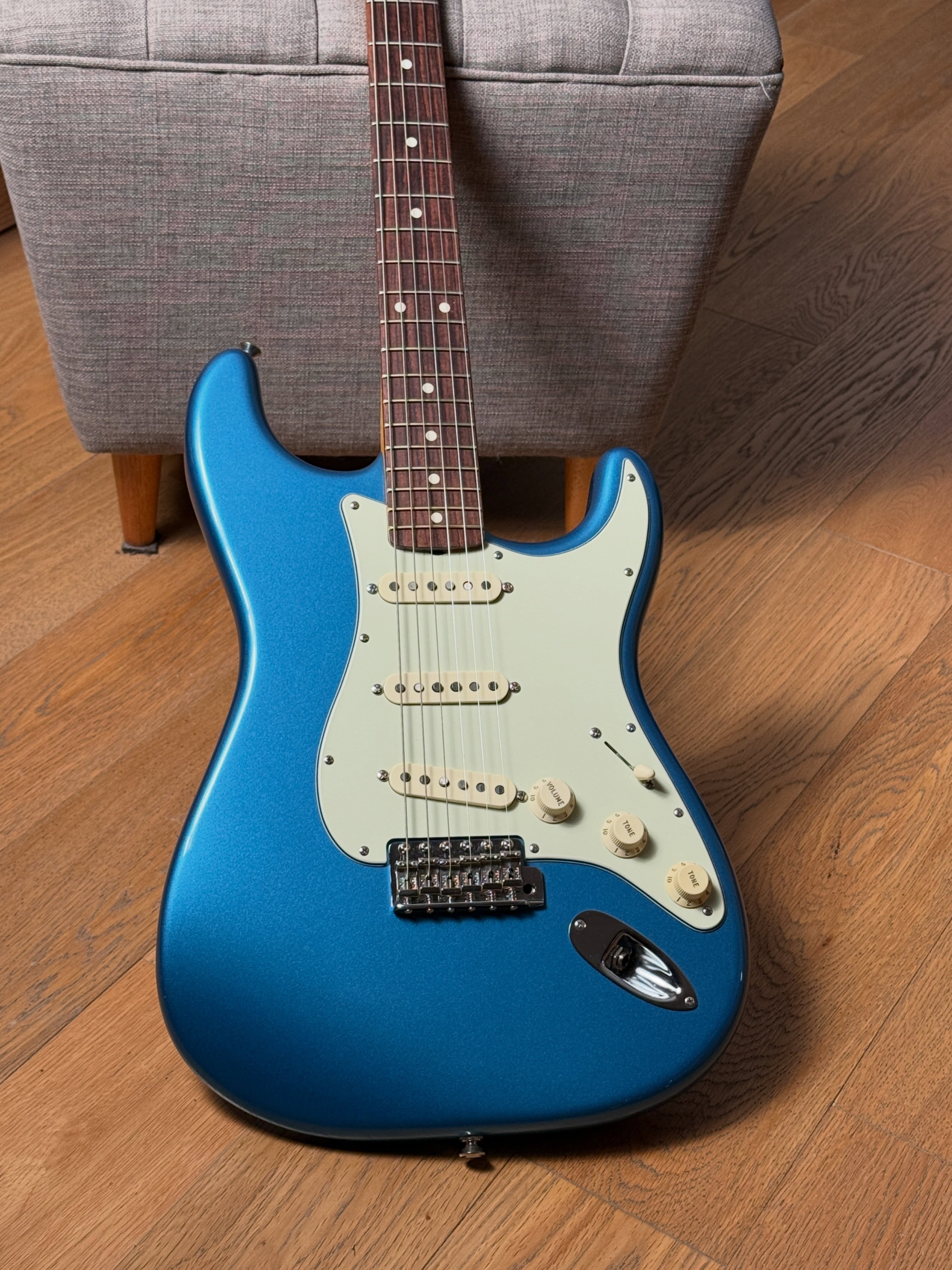 Fender AMERICAN VINTAGE ’61 STRATOCASTER FSR THIN SKIN