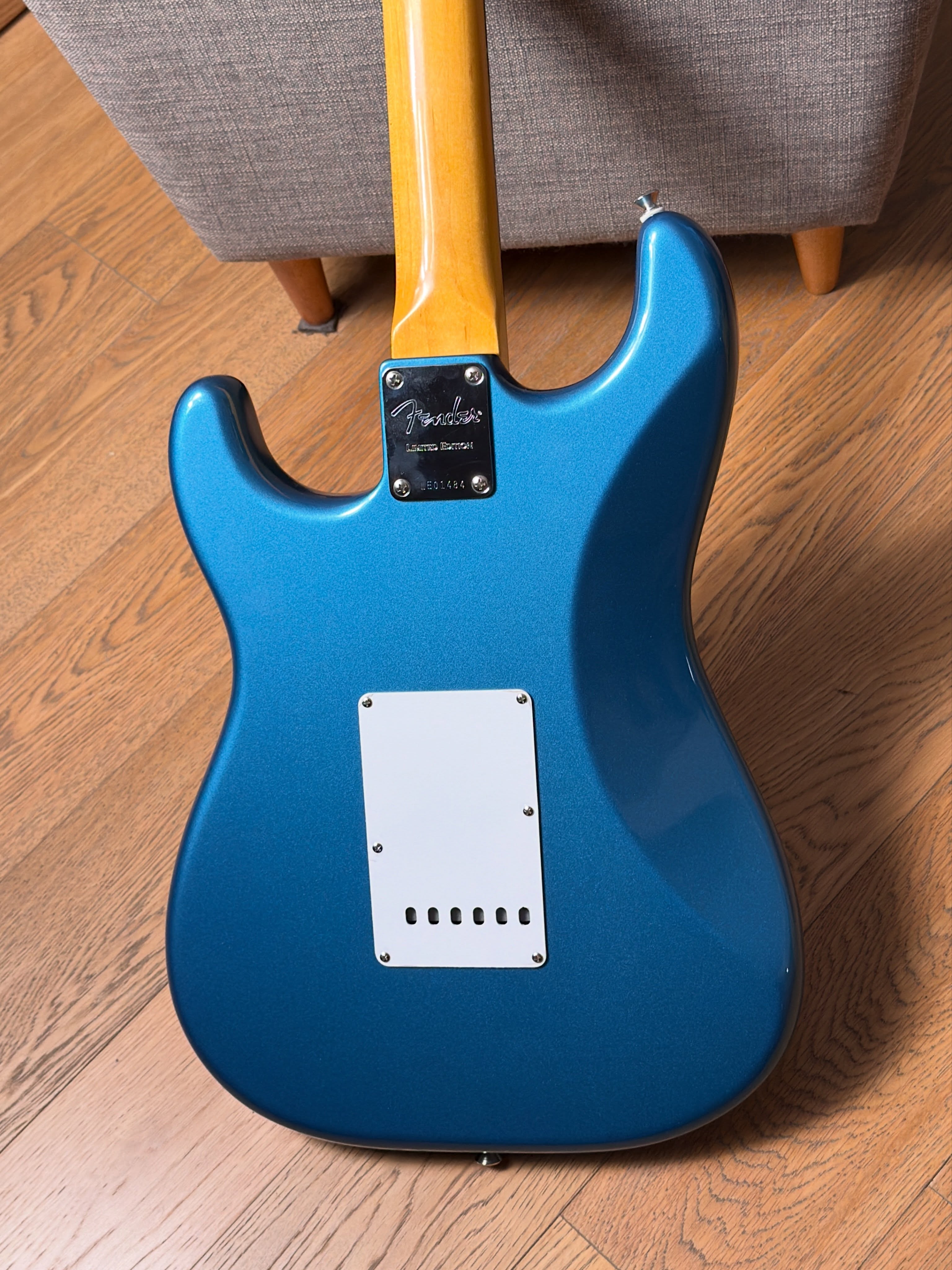 Fender AMERICAN VINTAGE ’61 STRATOCASTER FSR THIN SKIN
