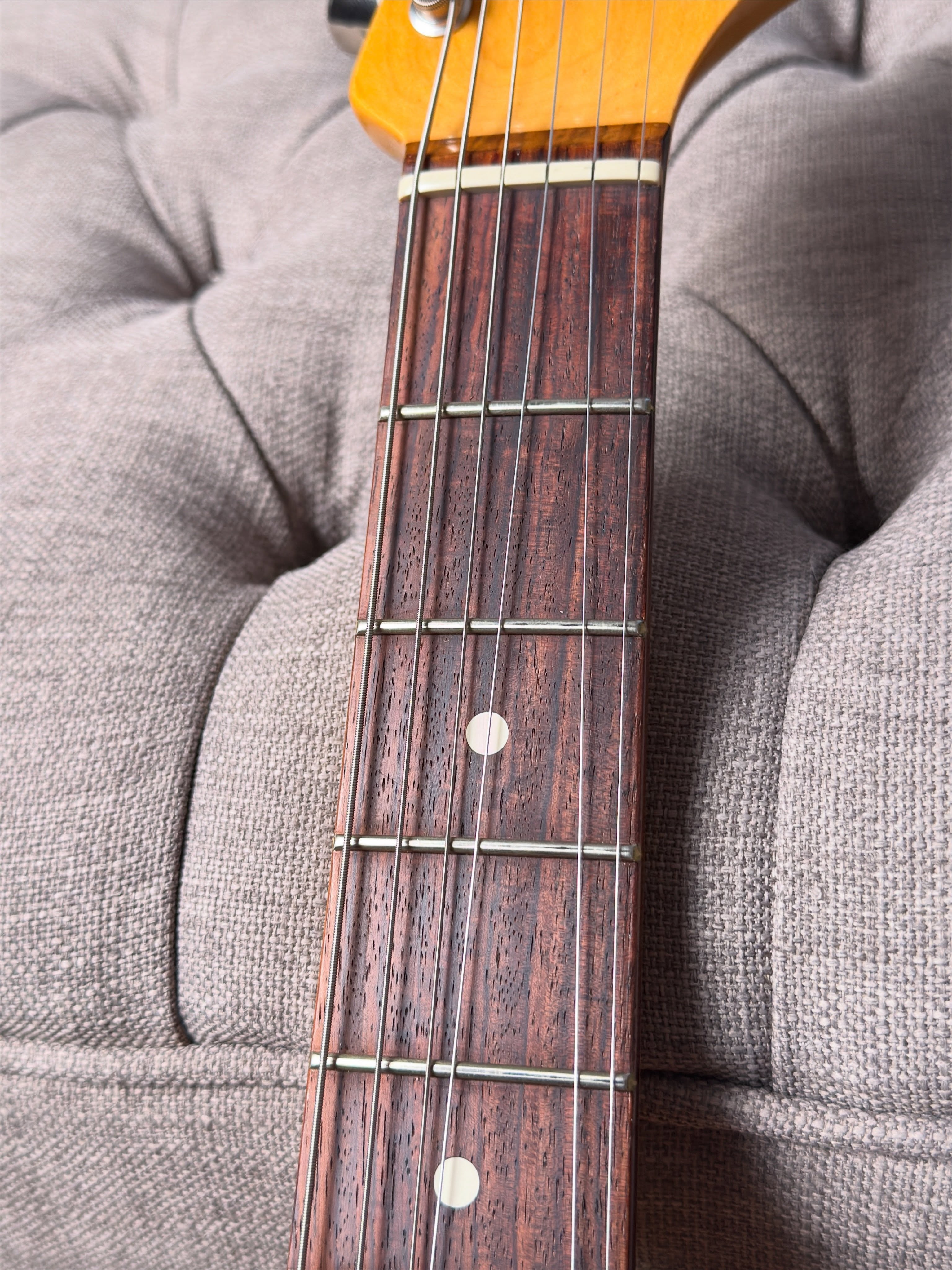Fender AMERICAN VINTAGE ’61 STRATOCASTER FSR THIN SKIN