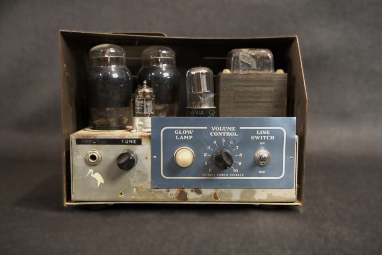 BELL & HOWELL LITTLE PIG