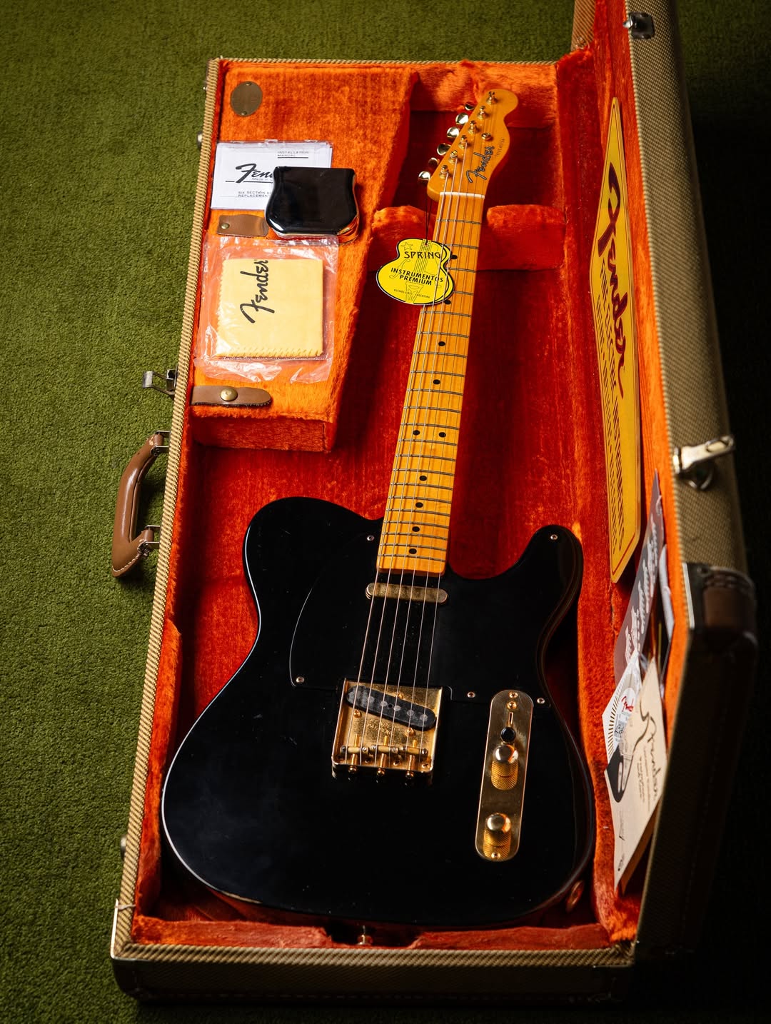 Fender Telecaster Avri 52 Fsr Black Gold Hardware