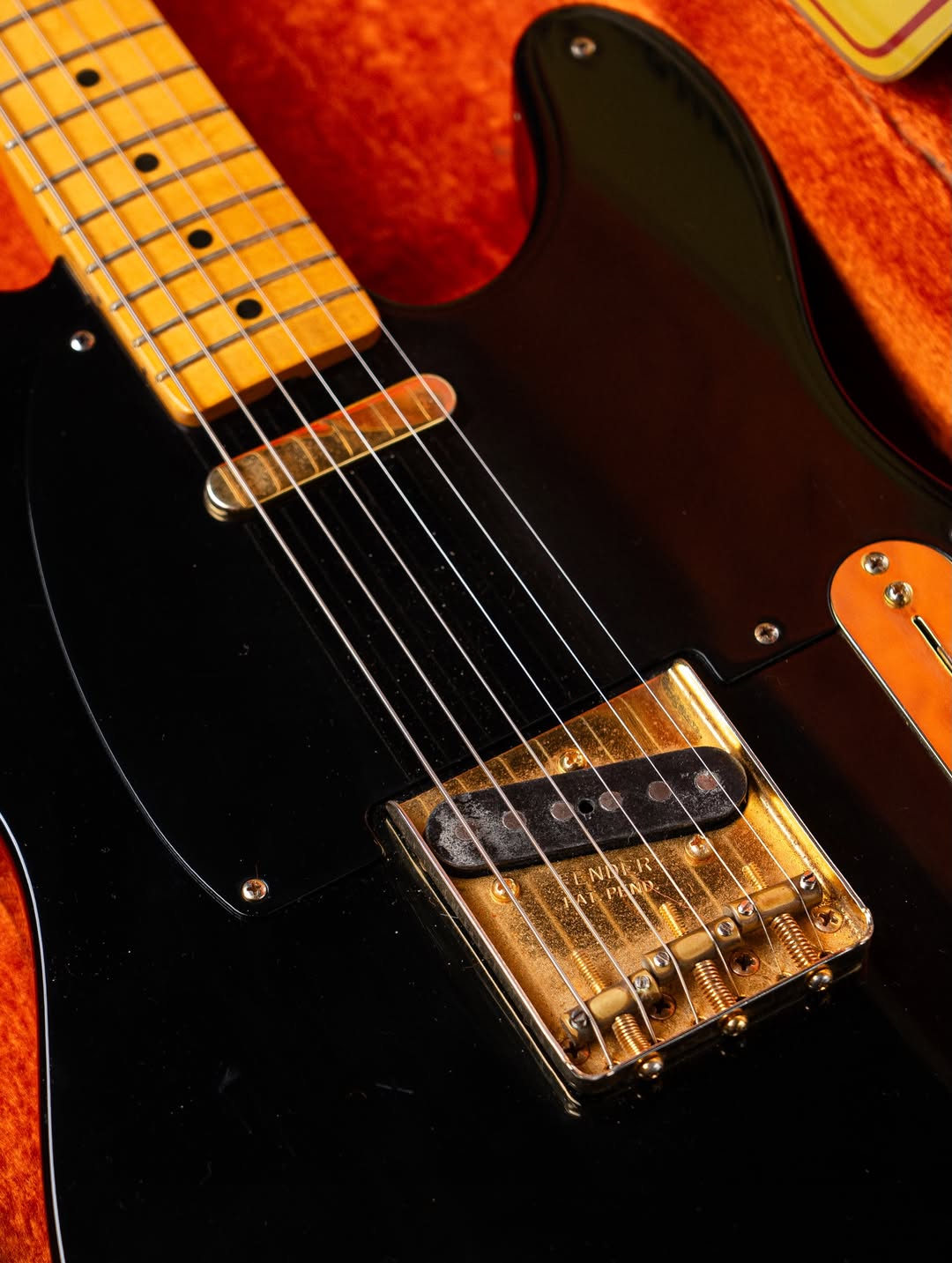 Fender Telecaster Avri 52 Fsr Black Gold Hardware